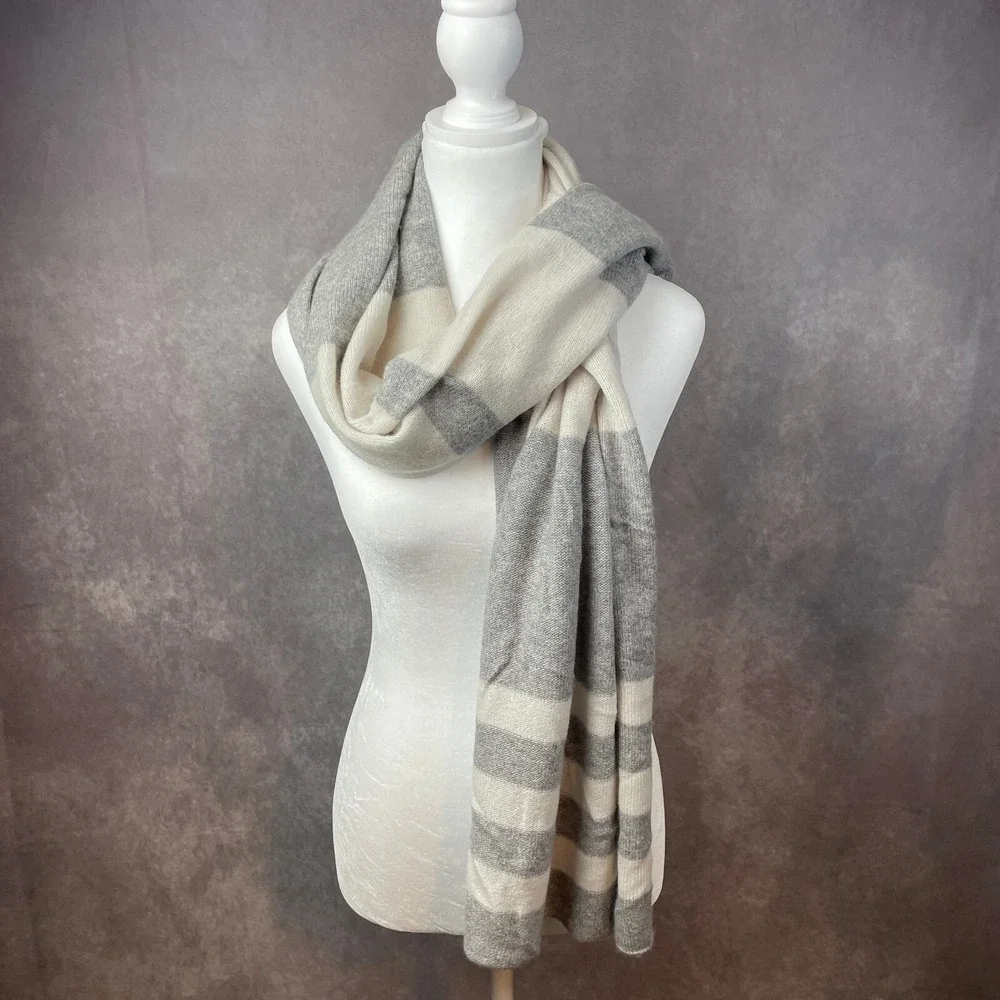 27 Miles Scarf Shawl Women One‎ Size Wrap Poncho Button Gray Cream 100% Cashmere